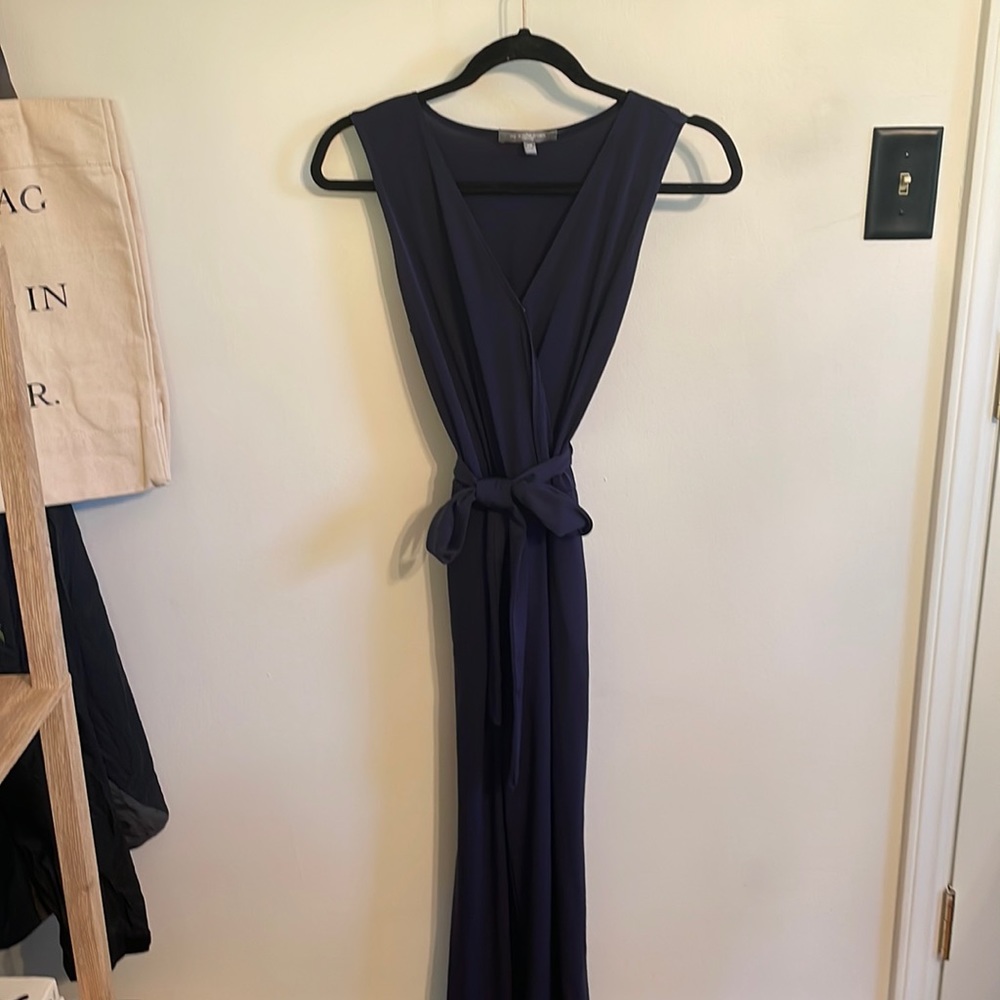 Navy V-Nexk Tie Jumpsuit